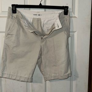 Old Navy khaki shorts. Size 32. Like new. Barely worn.